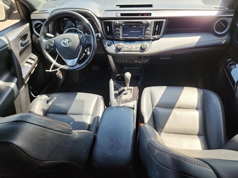 2018 TOYOTA RAV4 SE 8