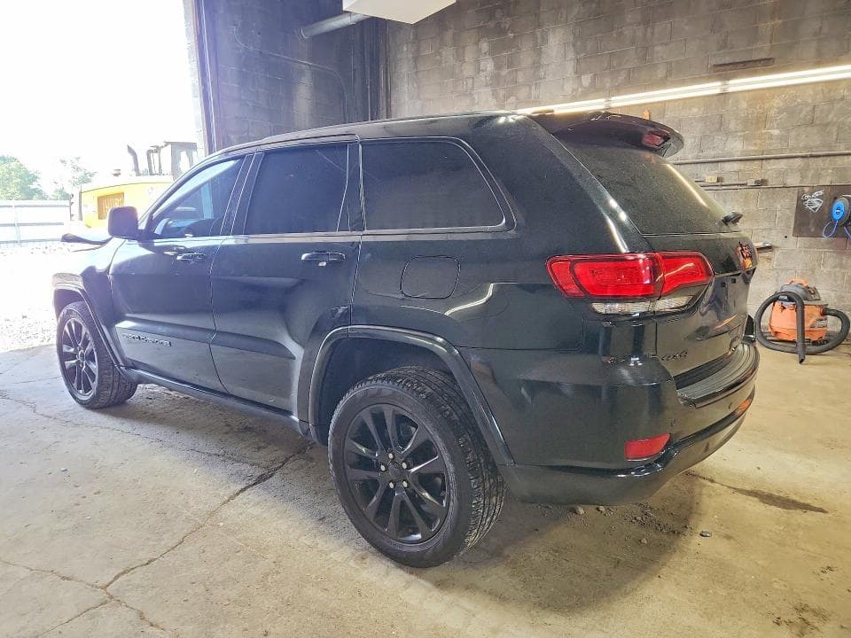2018 JEEP GRAND CHEROKEE LAREDO 2