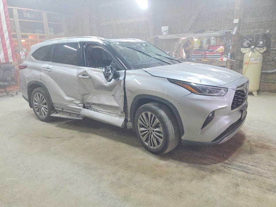 2022 TOYOTA HIGHLANDER PLATINUM 4