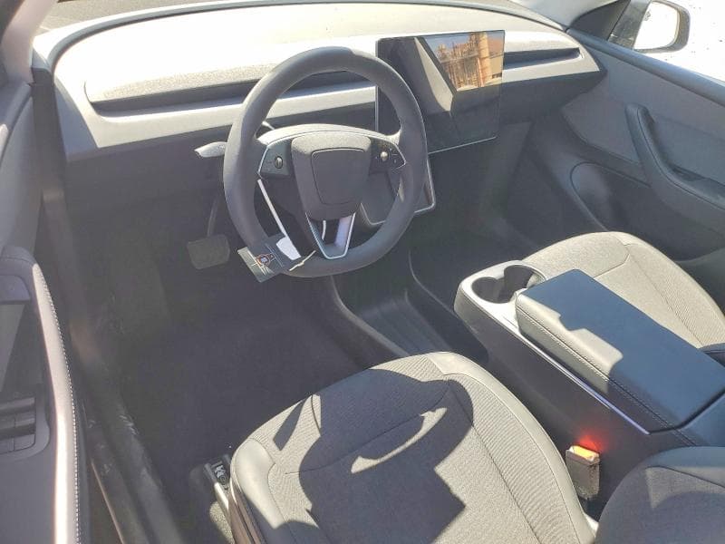 2026 TESLA MODEL Y 8