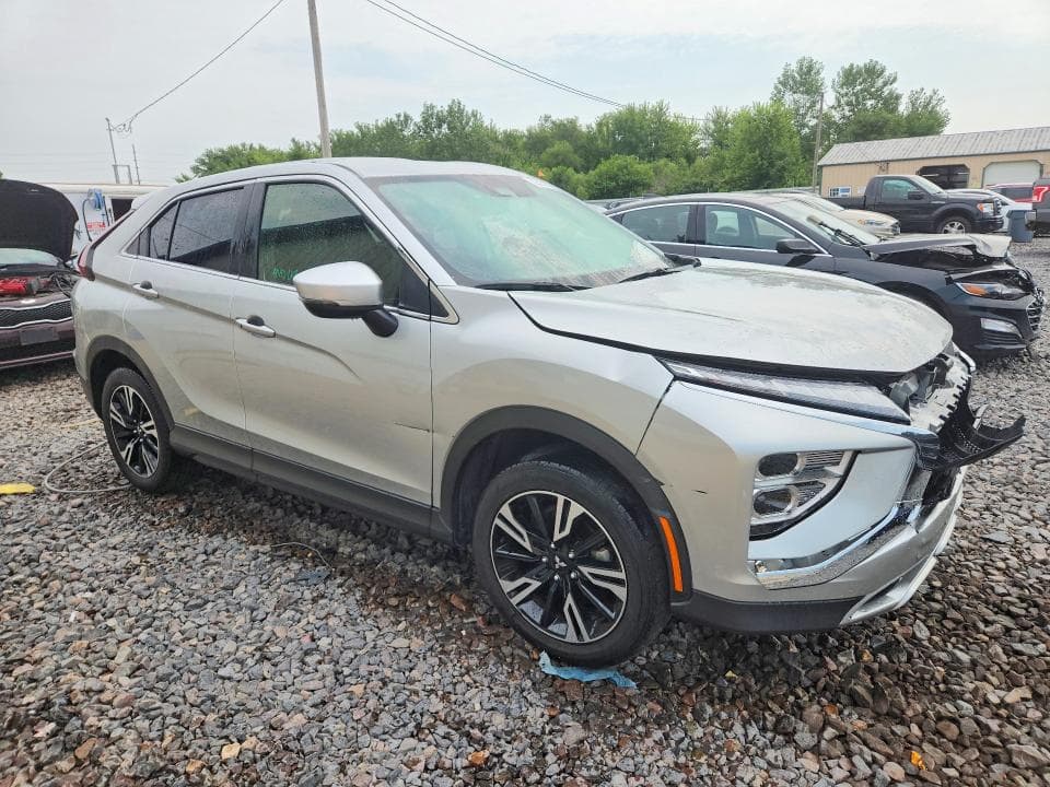 2024 MITSUBISHI ECLIPSE CROSS SE 4