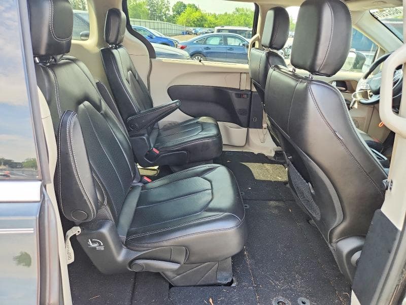 2021 CHRYSLER VOYAGER LXI 11