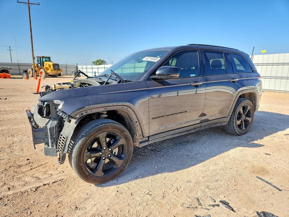 2022 JEEP GRAND CHEROKEE LAREDO - 1