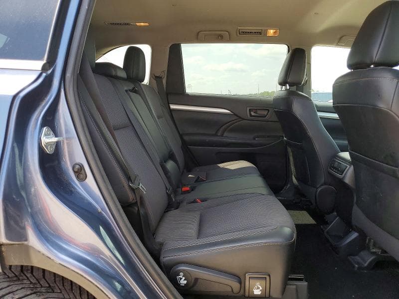 2017 TOYOTA HIGHLANDER LE PLUS 11