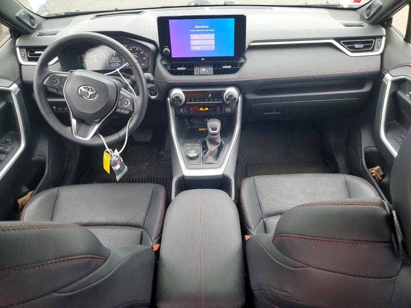 2025 TOYOTA RAV4 XSE 8