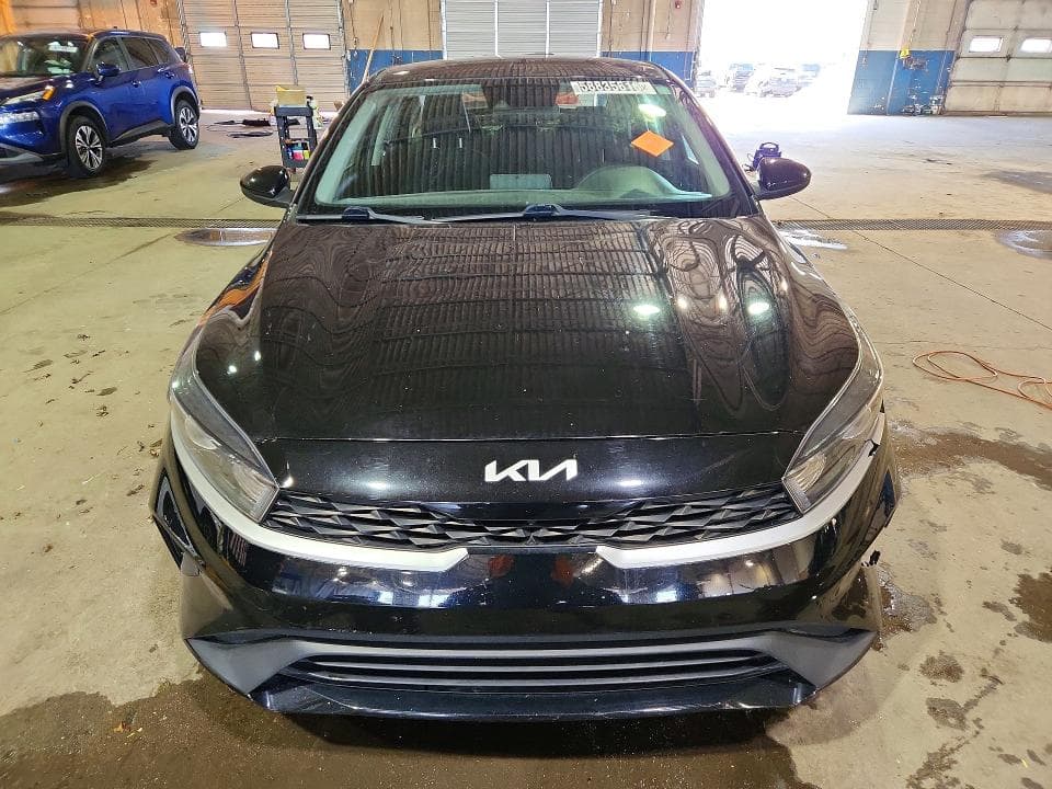 2022 KIA FORTE FE 5