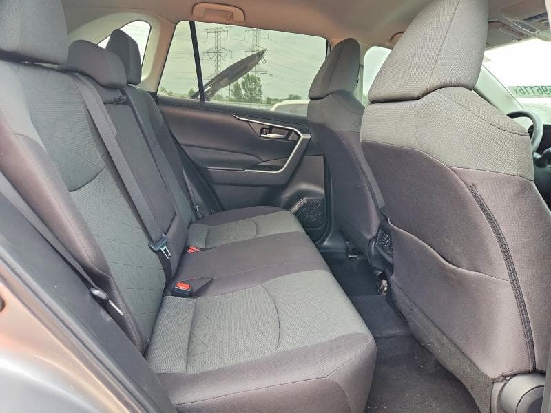 2024 TOYOTA RAV4 XLE 10