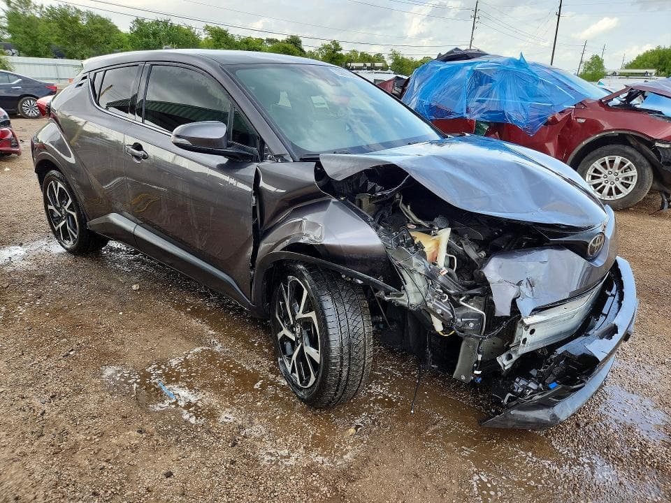 2019 TOYOTA C-HR LIMITED 4