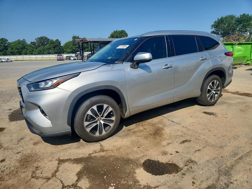 2020 TOYOTA HIGHLANDER XLE - 1