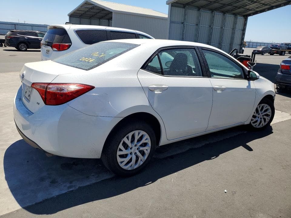 2017 TOYOTA COROLLA LE 3