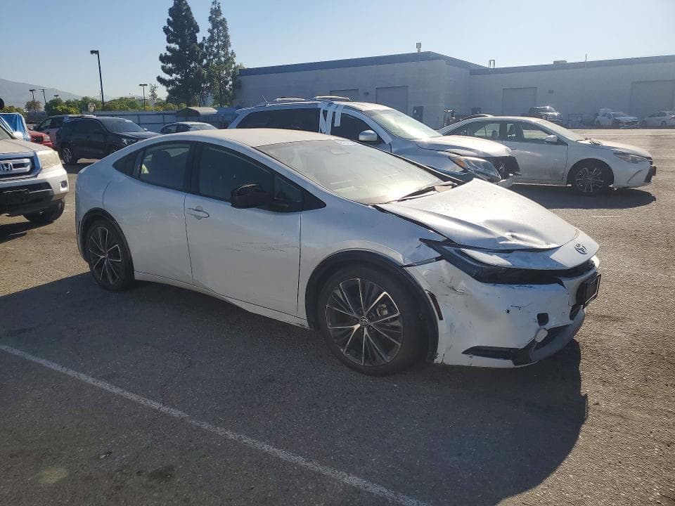 2023 TOYOTA PRIUS XLE 4
