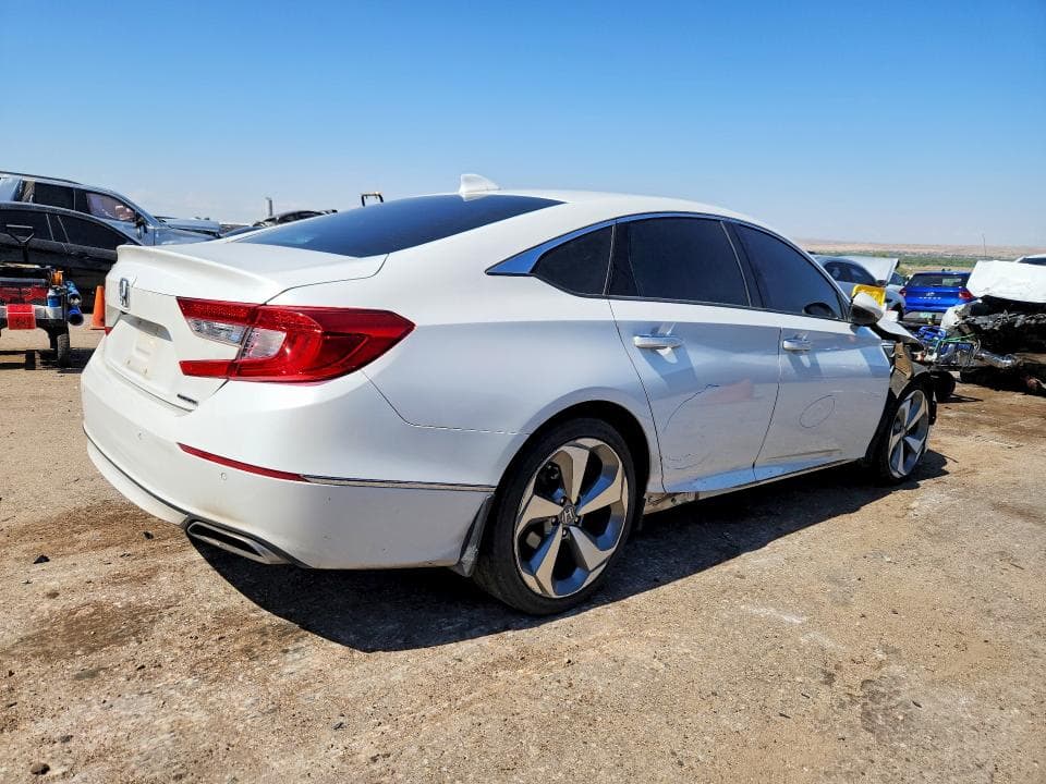 2018 HONDA ACCORD TOURING 3