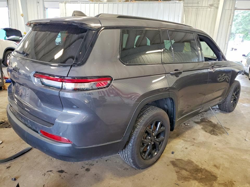 2022 JEEP GRAND CHEROKEE L LAREDO 3