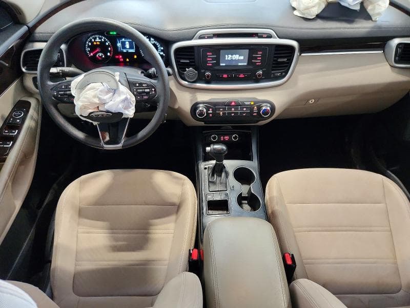 2017 KIA SORENTO LX 8