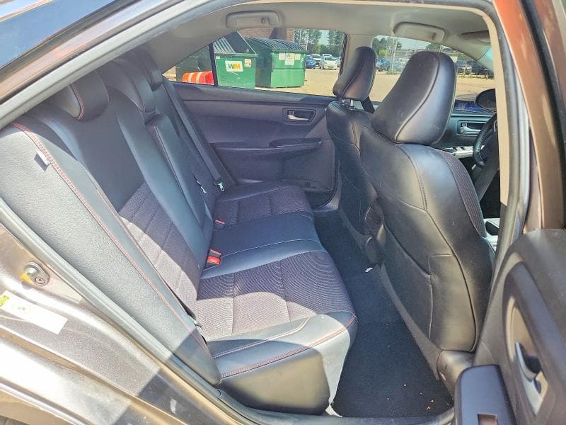 2017 TOYOTA CAMRY SE 10