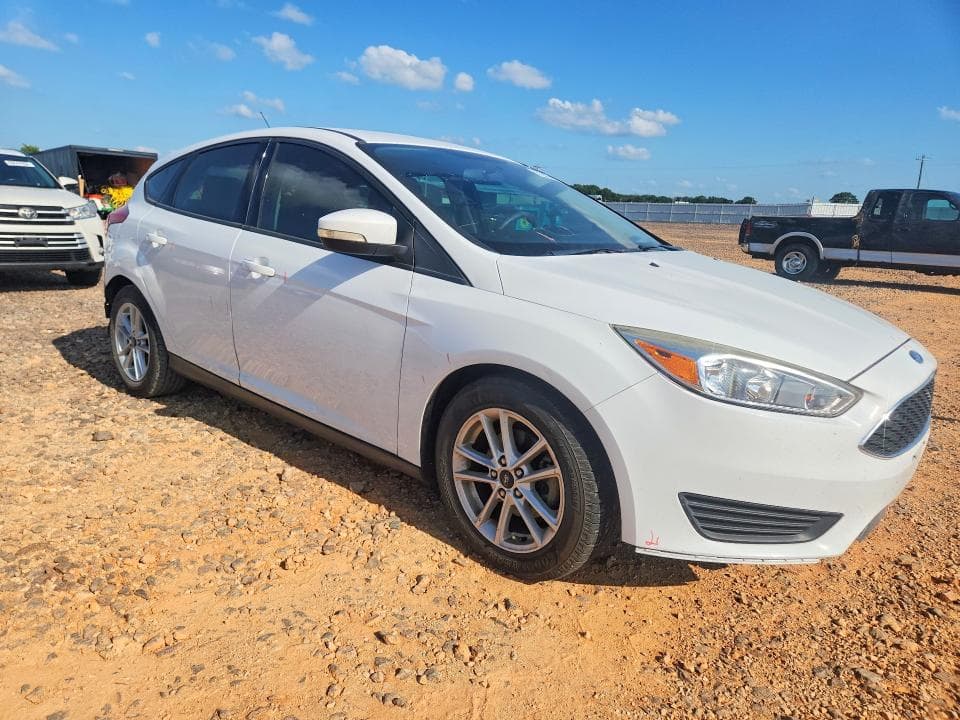 2017 FORD FOCUS SE 4
