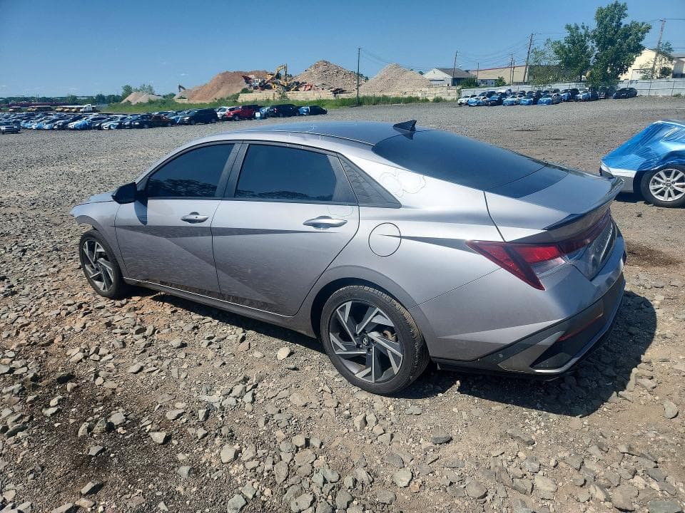 2025 HYUNDAI ELANTRA SEL SPORT 2
