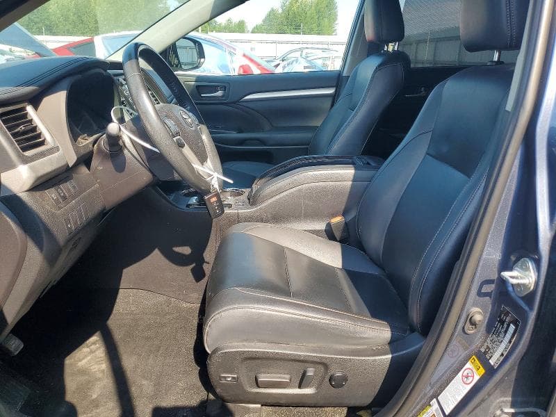 2019 TOYOTA HIGHLANDER XLE 7