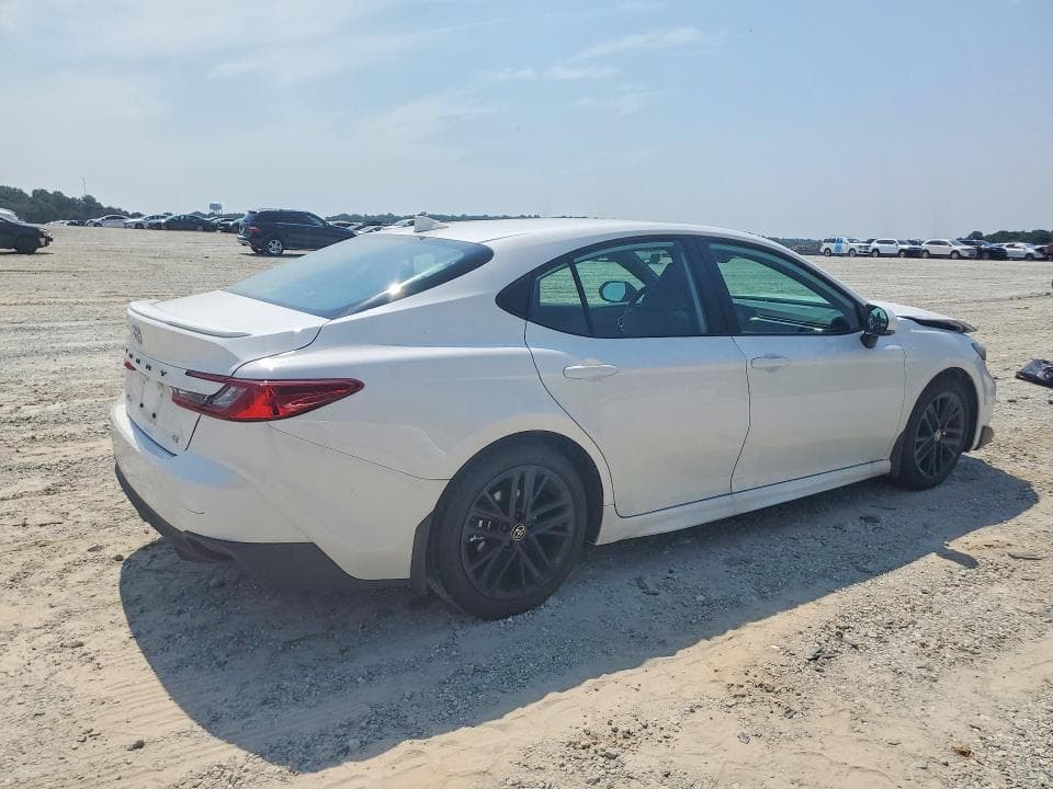 2026 TOYOTA CAMRY SE 3