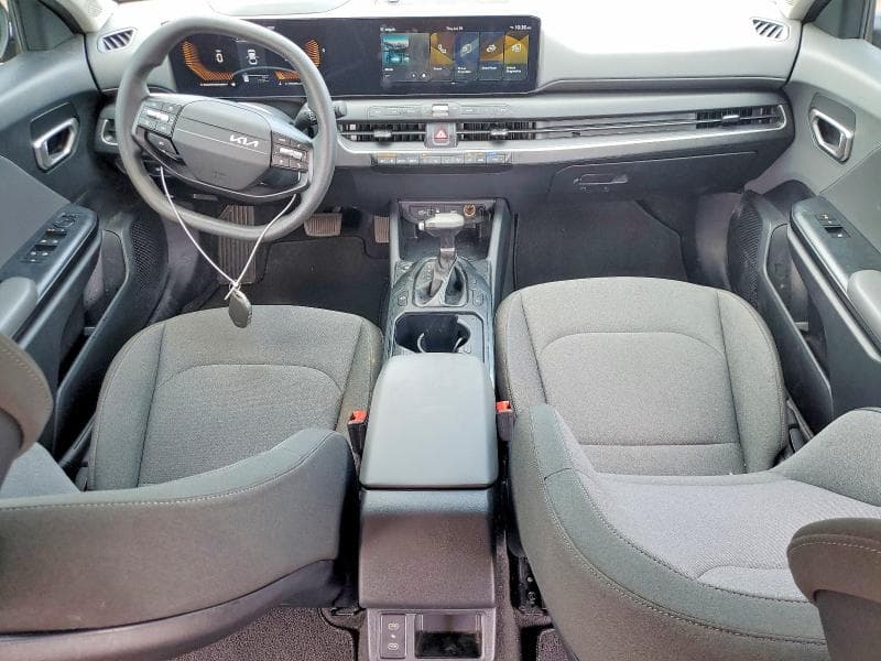 2025 KIA K4 8