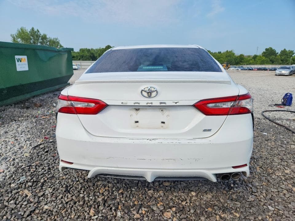 2018 TOYOTA CAMRY SE 6