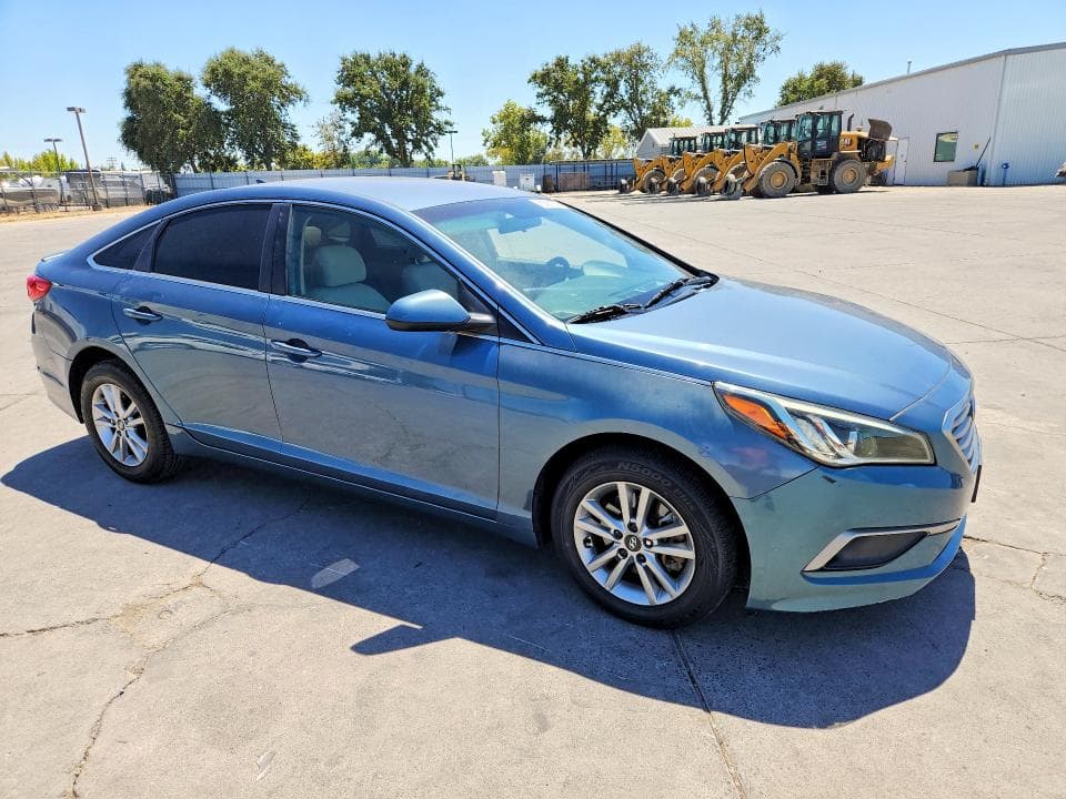 2017 HYUNDAI SONATA SE 4