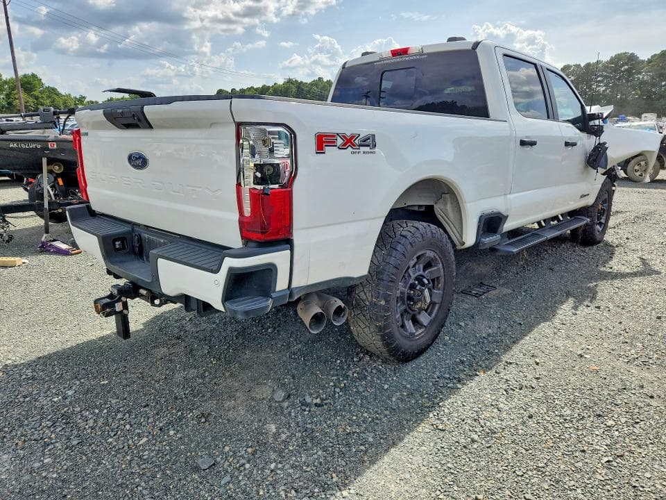 2025 FORD F250 3