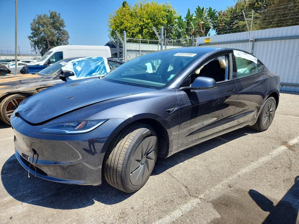 2026 TESLA MODEL 3 - 1