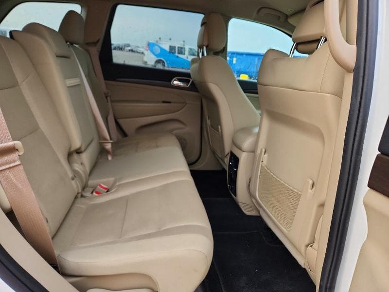 2017 JEEP GRAND CHEROKEE LAREDO 11