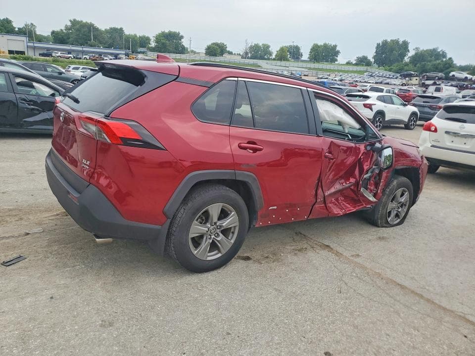 2025 TOYOTA RAV4 HYBRID XLE 3