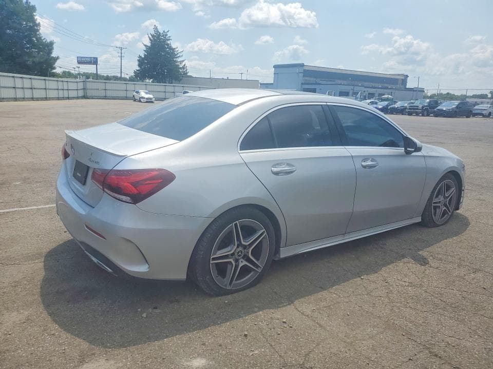 2022 MERCEDES-BENZ A 220 4MATIC 3