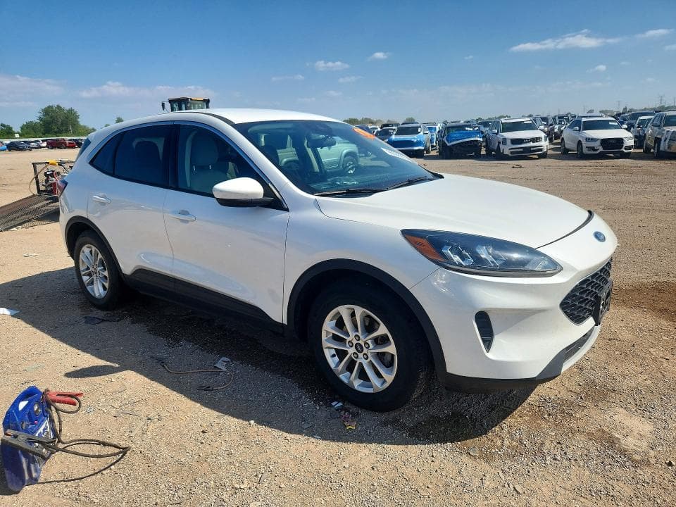 2020 FORD ESCAPE SE 4