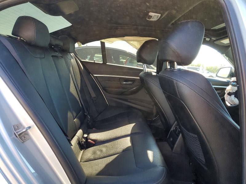 2017 BMW 330E 10
