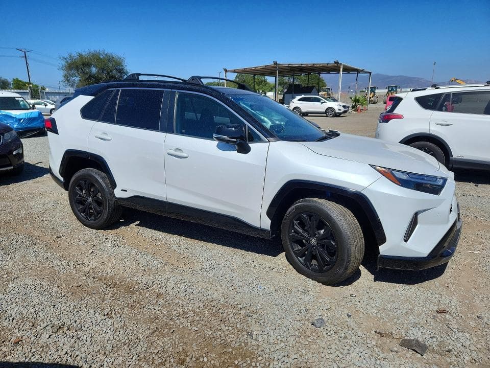 2024 TOYOTA RAV4 XSE 4