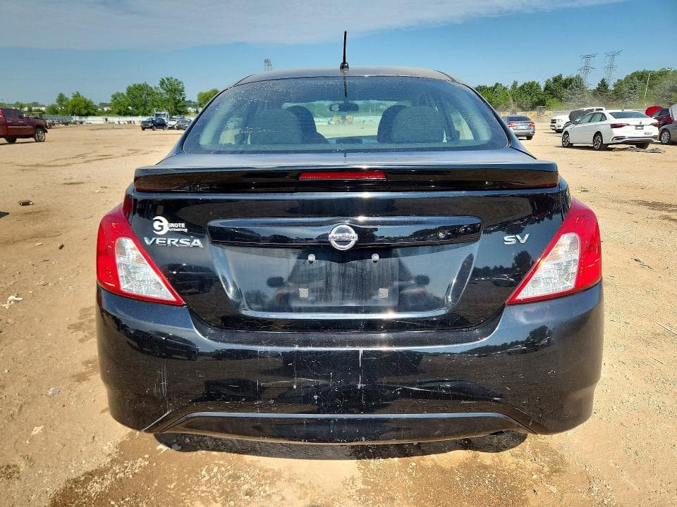 2018 NISSAN VERSA SV 6
