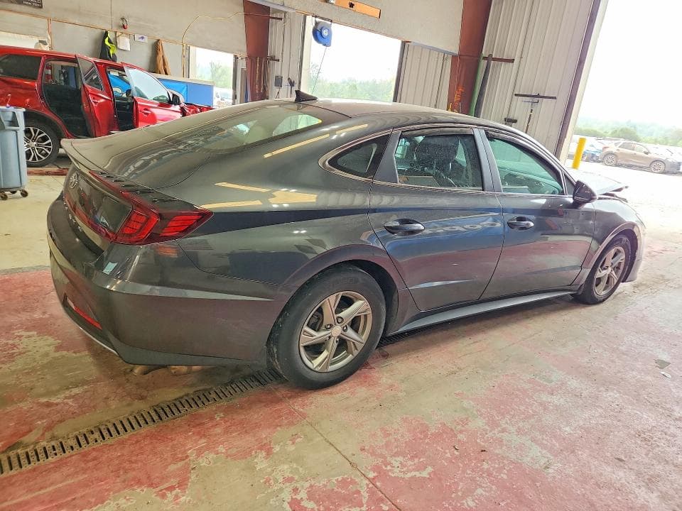 2023 HYUNDAI SONATA SE 3
