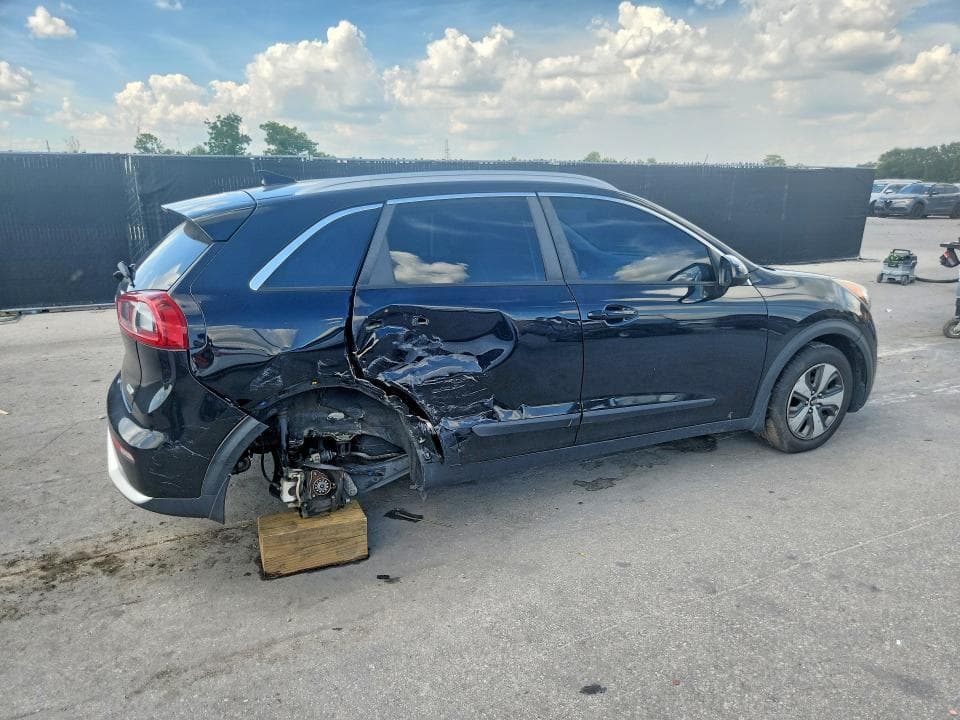 2017 KIA NIRO LX 3