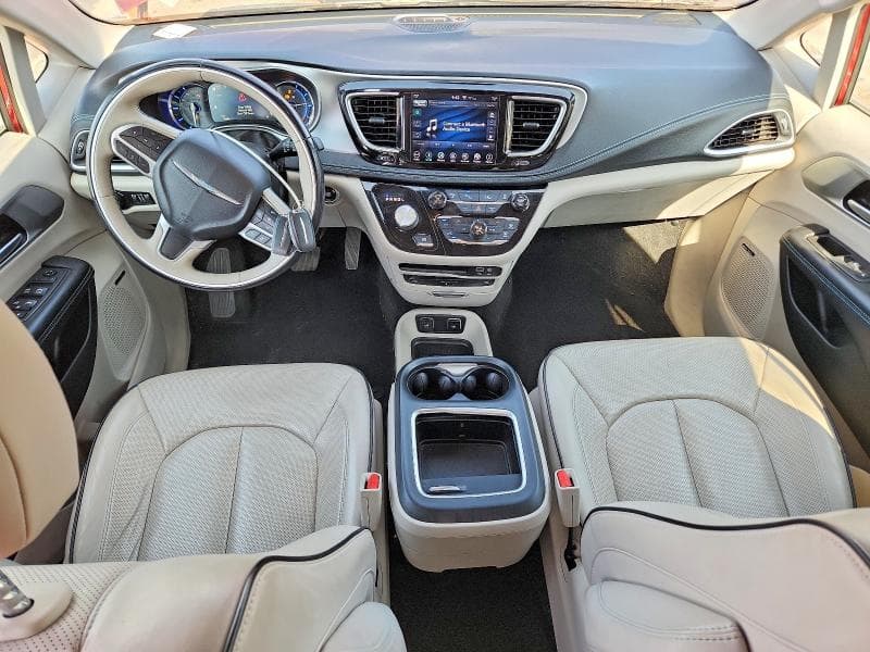 2018 CHRYSLER PACIFICA HYBRID LIMITED 8