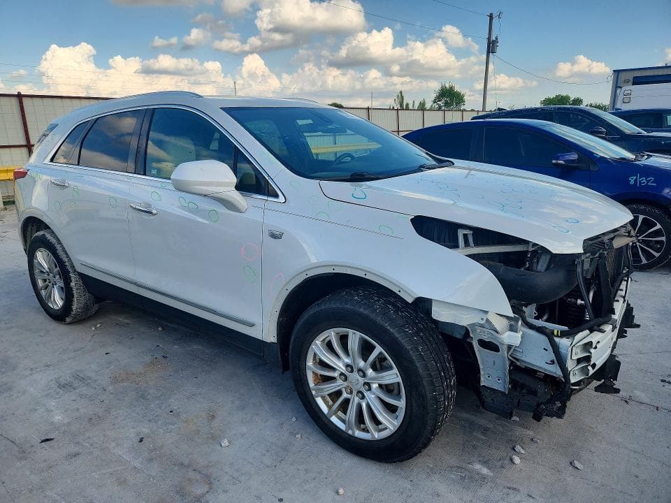 2018 CADILLAC XT5 4