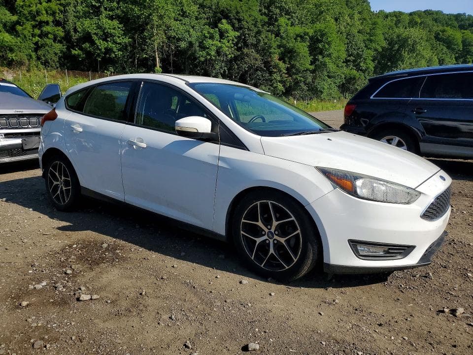 2017 FORD FOCUS SEL 4