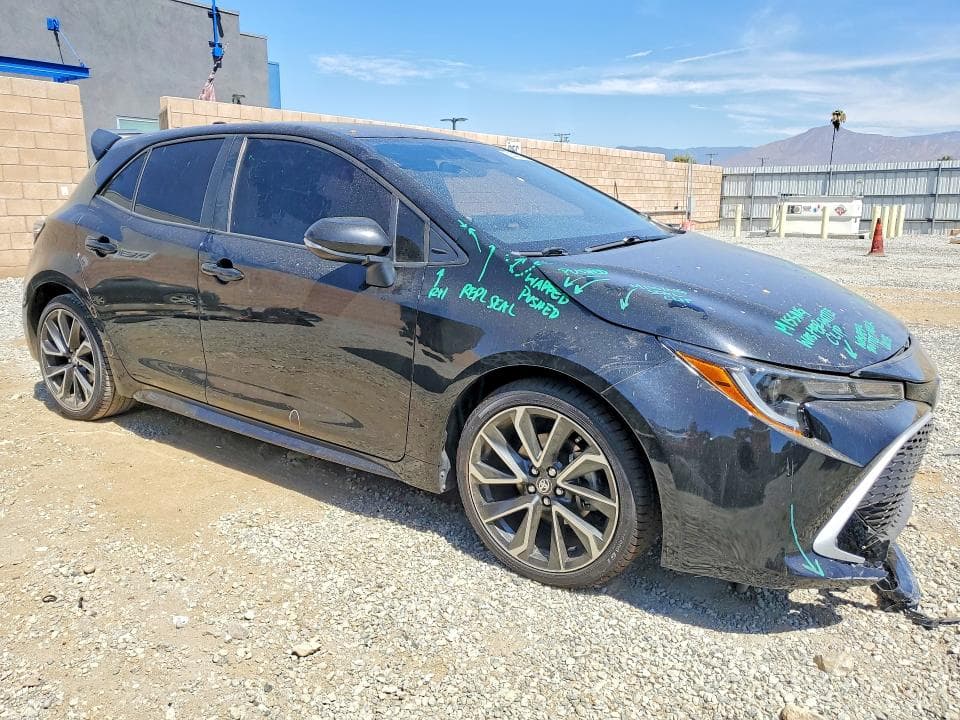 2020 TOYOTA COROLLA XSE 4