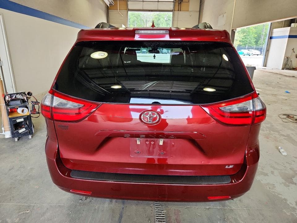 2020 TOYOTA SIENNA LE 6