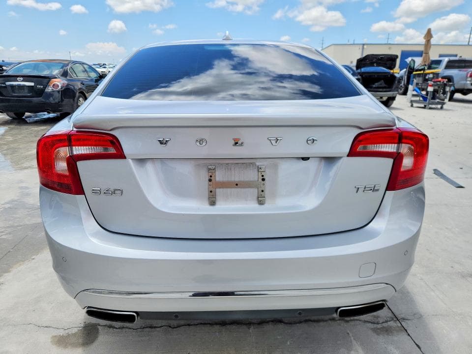 2017 VOLVO S60 PLATINUM 6