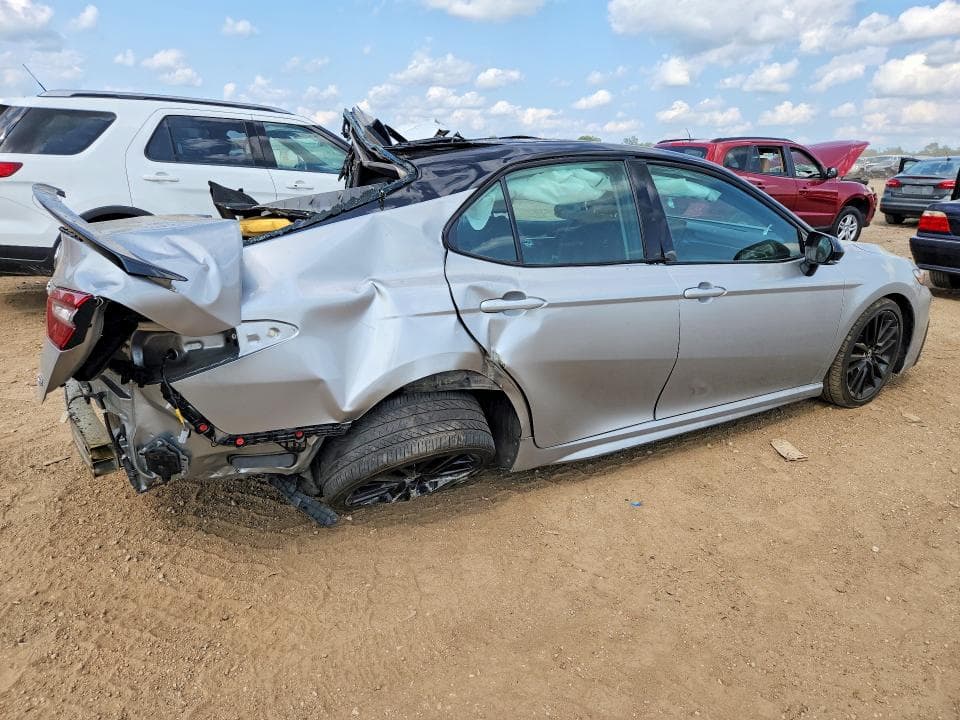 2021 TOYOTA CAMRY XSE 3