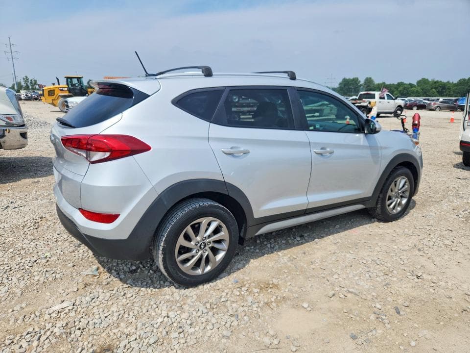 2017 HYUNDAI TUCSON SE 3