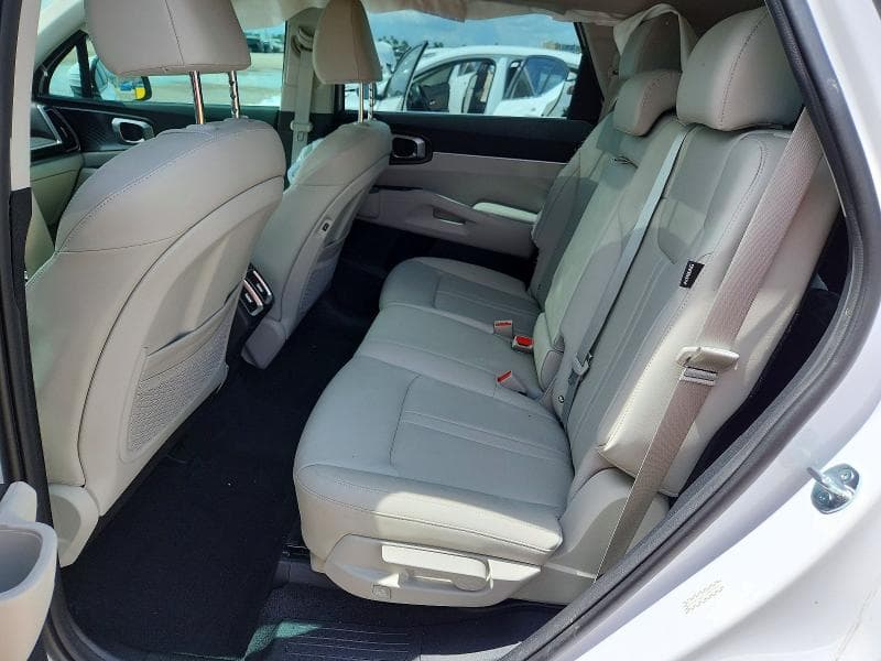 2025 KIA SORENTO S 11