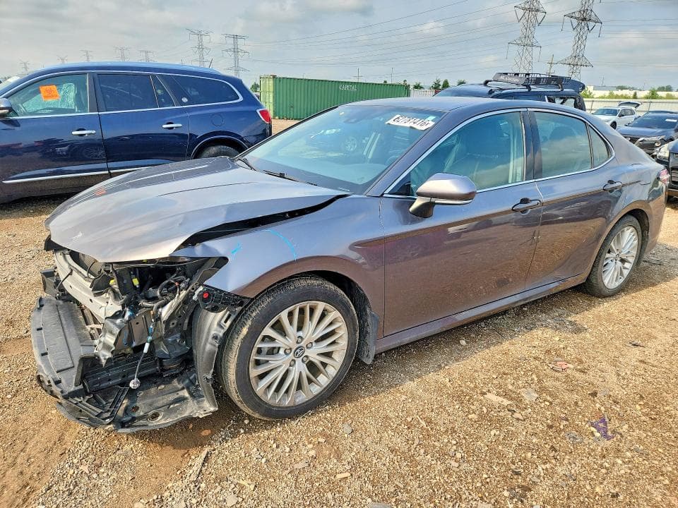 2020 TOYOTA CAMRY XLE - 1