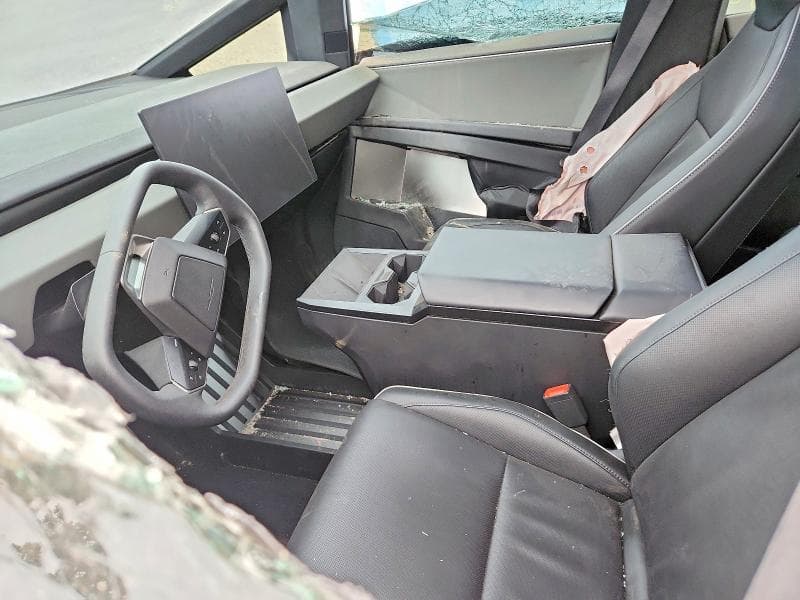 2024 TESLA CYBERTRUCK 7