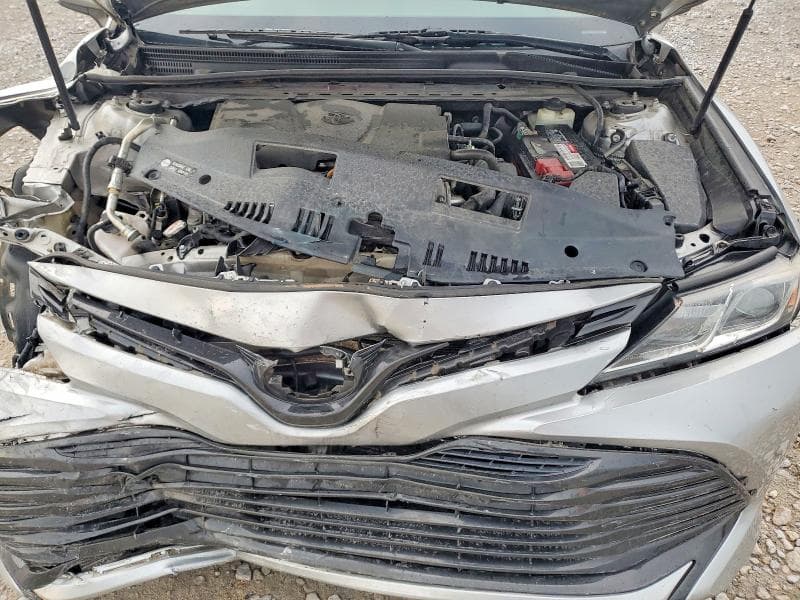 2018 TOYOTA CAMRY LE 11