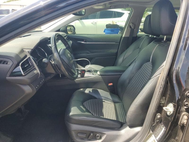 2020 TOYOTA CAMRY SE 7